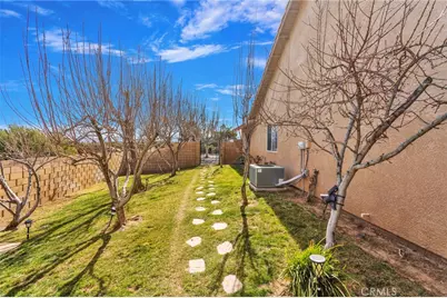 12290 Larch Road, Oak Hills, CA 92344 - Photo 69