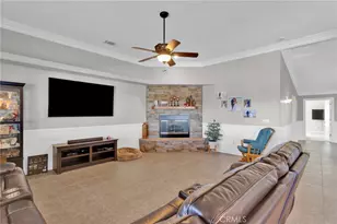 12290 Larch Rd, Oak Hills, CA 92344 - Photo 19