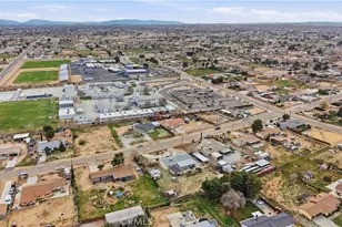 15572 Riverside St, Hesperia, CA 92345 - Photo 51