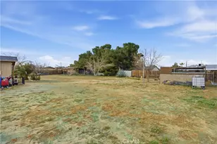 15572 Riverside St, Hesperia, CA 92345 - Photo 41