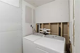 15572 Riverside St, Hesperia, CA 92345 - Photo 25