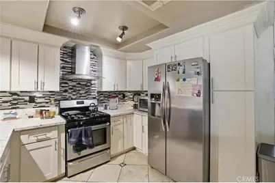 15572 Riverside Street, Hesperia, CA 92345 - Photo 9