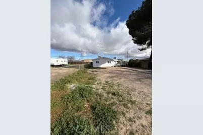 16366 Walnut, Hesperia, CA 92345 - Photo 33