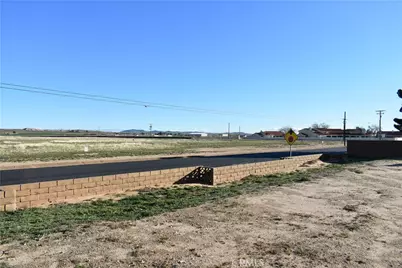 15224 Tournament Drive, Helendale, CA 92342 - Photo 17