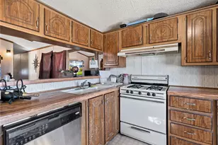 39626 East End Rd, Lucerne Valley, CA 92356 - Photo 13