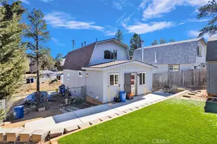 150 Los Angeles, Sugarloaf, CA 92386 - Photo 23
