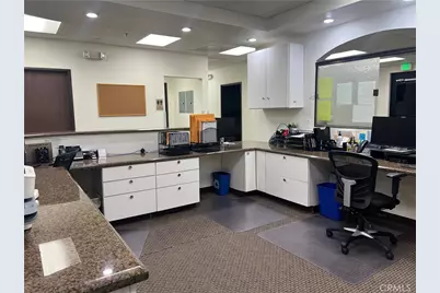 12998 Hesperia Road #101, Victorville, CA 92395 - Photo 31