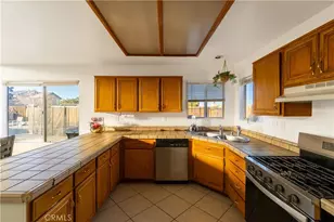 10626 Villa, Adelanto, CA 92301 - Photo 11