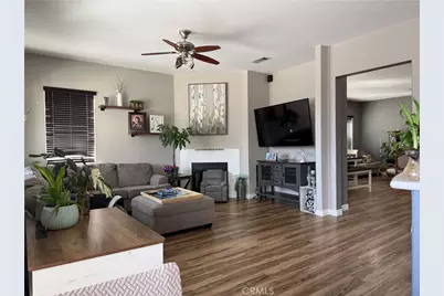 10265 Cotoneaster Street, Apple Valley, CA 92308 - Photo 9