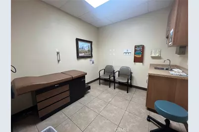 12998 Hesperia Road #203, Victorville, CA 92395 - Photo 29