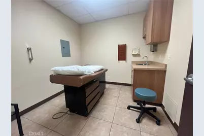 12998 Hesperia Road #203, Victorville, CA 92395 - Photo 17