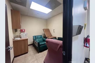 12998 Hesperia Road #203, Victorville, CA 92395 - Photo 19