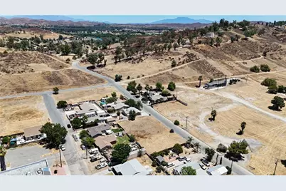 717 Illinois Street, Lake Elsinore, CA 92530 - Photo 7