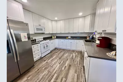 7150 Redwood Avenue, Hesperia, CA 92345 - Photo 3