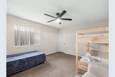 17557 Caprice, Victorville, CA 92395 - Photo 19