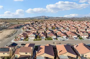 17557 Caprice, Victorville, CA 92395 - Photo 31