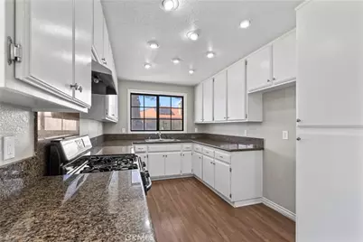 12207 Merrod, Victorville, CA 92395 - Photo 35