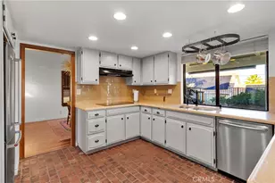 13685 Hidden Valley Rd, Victorville, CA 92395 - Photo 17