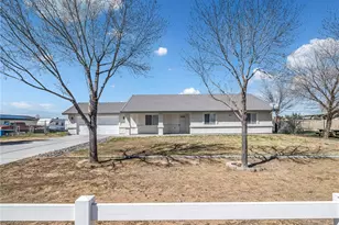 14266 Kiowa, Apple Valley, CA 92307 - Photo 7