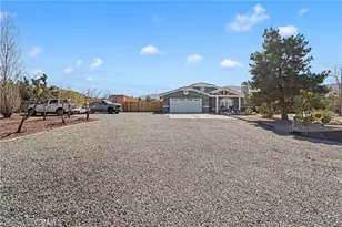 1237 Mono, Pinon Hills, CA 92372 - Photo 9