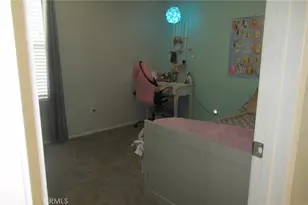 14369 Pioneer Way, Victorville, CA 92394 - Photo 19