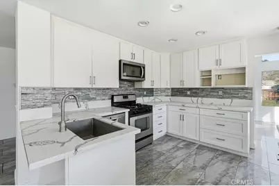 16261 Lake View Lane, Apple Valley, CA 92307 - Photo 13