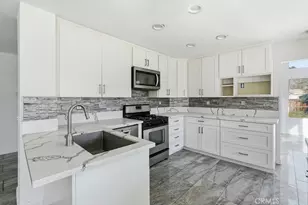 16261 Lake View Ln, Apple Valley, CA 92307 - Photo 13