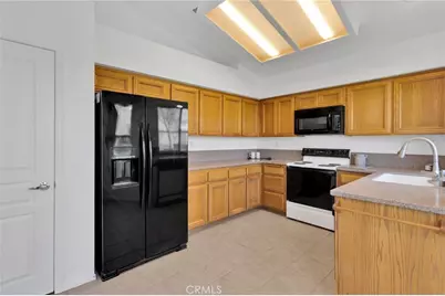 11594 Mountain Meadow Drive, Apple Valley, CA 92308 - Photo 13