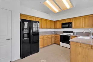 11594 Mountain Meadow Dr, Apple Valley, CA 92308 - Photo 13