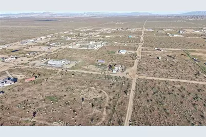 111 Rochester, Phelan, CA 92371 - Photo 9