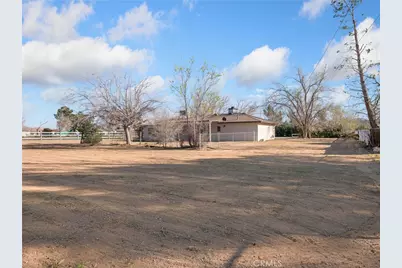 21940 Biloxi, Apple Valley, CA 92307 - Photo 31