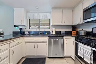 13115 Rolling Ridge, Victorville, CA 92395 - Photo 21