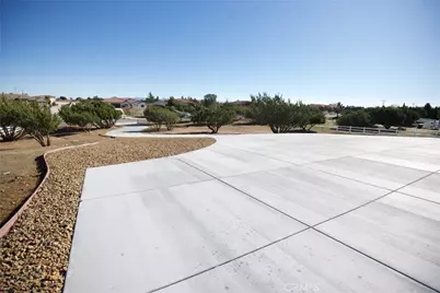 8354 Macron, Oak Hills, CA 92344 - Photo 23