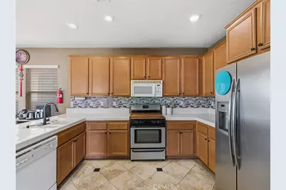 15126 Bluffside Lane, Victorville, CA 92394 - Photo 15