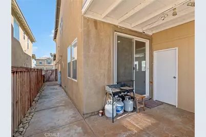 15126 Bluffside Lane, Victorville, CA 92394 - Photo 37