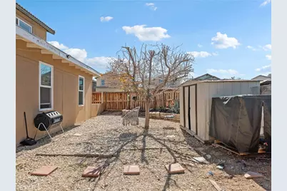 15126 Bluffside Lane, Victorville, CA 92394 - Photo 41