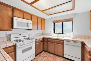 13421 Dean, Victorville, CA 92395 - Photo 11