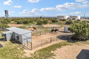 8840 Smoke Tree Rd, Phelan, CA 92371 - Photo 5