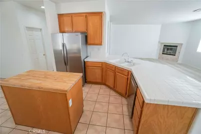 11625 Danielle, Adelanto, CA 92301 - Photo 7