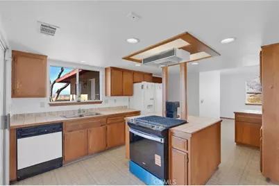 22677 Dexter, Apple Valley, CA 92307 - Photo 11