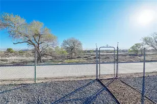 13395 Driftwood Dr, Victorville, CA 92395 - Photo 31