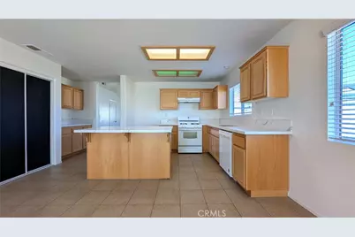 13289 Buckwood Court, Victorville, CA 92392 - Photo 9