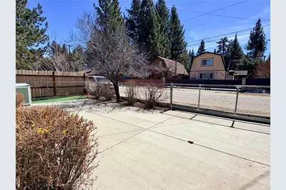 829 W Country Club Boulevard, Big Bear City, CA 92314 - Photo 11