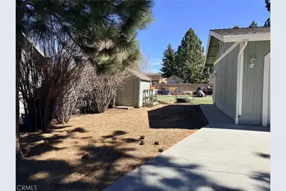 829 W Country Club Boulevard, Big Bear City, CA 92314 - Photo 7