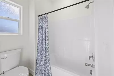 18826 Valencia, Hesperia, CA 92345 - Photo 39