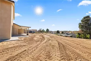 18826 Valencia, Hesperia, CA 92345 - Photo 49