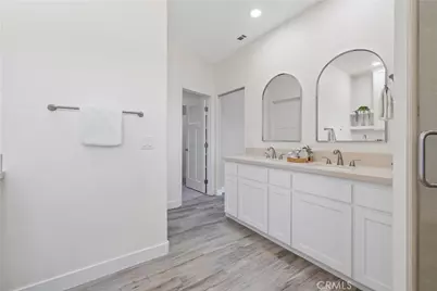 18826 Valencia, Hesperia, CA 92345 - Photo 29