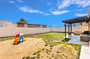 8179 Taft, Oak Hills, CA 92344 - Photo 41