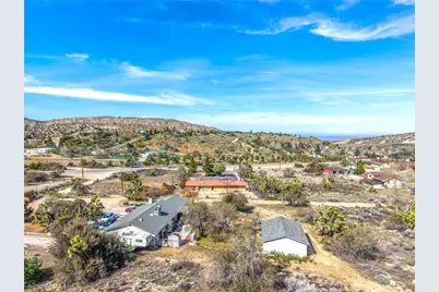 3407 Hwy 2, Pinon Hills, CA 92372 - Photo 55