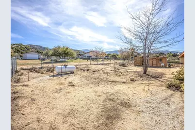 3407 Hwy 2, Pinon Hills, CA 92372 - Photo 35